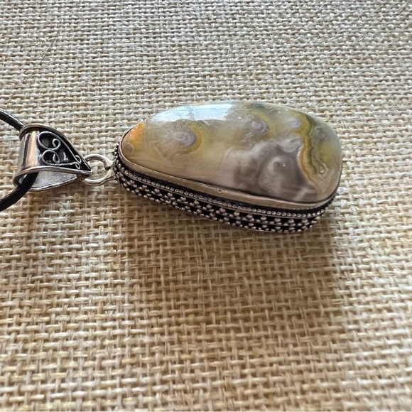 Bumblebee Jasper Stone Silver Overlay Vintage Style Pendant Necklace w Cord - Picture 3 of 6